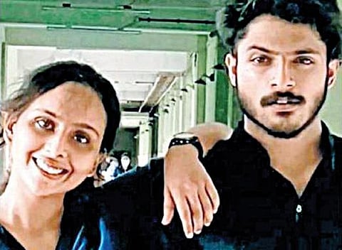 நவீன் கே.ரசாக், ஜானகி