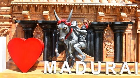 சுற்றுலாப் பயணிகளைக் கவர தமிழ்நாடு ஹோட்டல்களில் ‘செல்பி பாயிண்ட்’: தனியார் ஹோட்டல்களுக்கு போட்டியாக சுற்றுலா துறை ஏற்பாடு