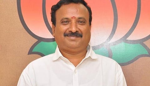 'மதுரை போலீஸாருக்கு மீனாட்சியம்மன் நல்ல புத்தி கொடுக்க வேண்டும்': பாஜக ஆர்ப்பாட்டத்தில் பொதுச் செயலர் ஆர்.சீனிவாசன் பேச்சு