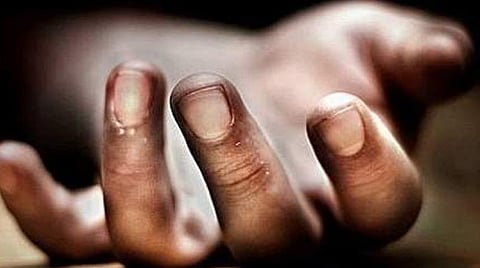 திருமணம் செய்து கொண்ட ஒரே நாளில் பள்ளி மாணவி உயிரிழப்பு: இளைஞரிடம் காவல் துறையினர் விசாரணை