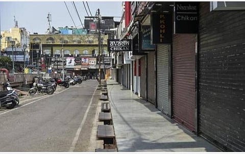 உ.பி.யில் ஞாயிற்றுக்கிழமைகளில் ஊரடங்கு: முக கவசம் இல்லாவிட்டால் ரூ.10 ஆயிரம் அபராதம்