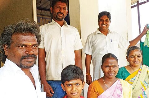 இறைவனை நெருங்கும் ‘இரை’ சேவை- தேனியில் கல்லாப்பெட்டி இல்லாத 10 ரூபாய் உணவகம்: விரும்பியதை சாப்பிடுங்க... இருப்பதை கொடுங்க..