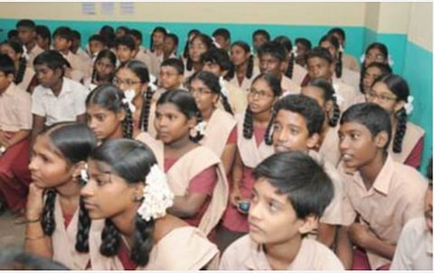 கற்றல் குறைபாட்டை சரிசெய்ய அரசுப் பள்ளி மாணவர்களுக்கு ‘பிரிட்ஜ் கோர்ஸ்’ கையேடு