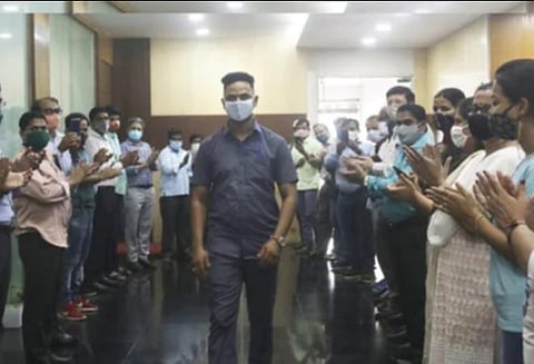 குழந்தையைக் காப்பாற்ற தண்டவாளத்தில் ஓடினேன்: உயிரைப் பணயம் வைத்துக் காத்த ரயில்வே ஊழியர் பேட்டி