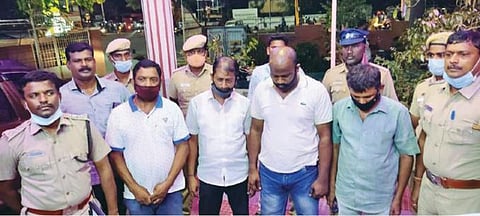 ரூ. 6 லட்சம் பணமோசடியில் மனை வணிகரை கடத்திய 5 பேர் கைது :