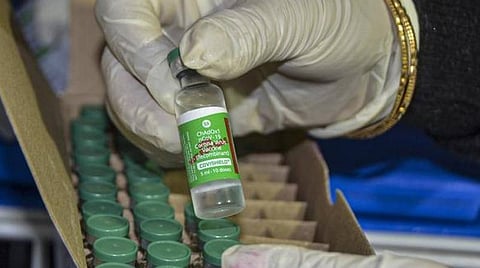 இதுவரை செலுத்தப்பட்ட 12.76 கோடி டோஸ் கரோனா தடுப்பூசியில் 90 சதவீதம் கோவிஷீல்டு