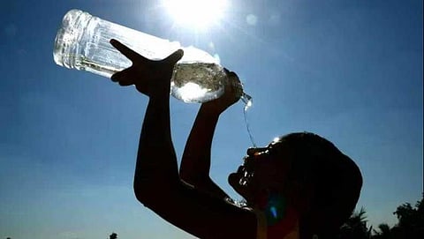 வெக்கையாகவும் இயல்புக்கு மாறாகவும் வியர்க்கும்: கடலோர மாவட்ட மக்களுக்கு வானிலை ஆய்வு மையம் அறிவுறுத்தல்