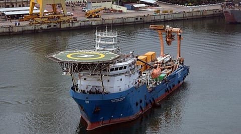 இந்தோனேசிய கப்பலை மீட்டுகும் பணியில் ஈடுபட்டுள்ள இந்திய ஆழ்கடல் நீர்மூழ்கி மீட்புக் கப்பல்