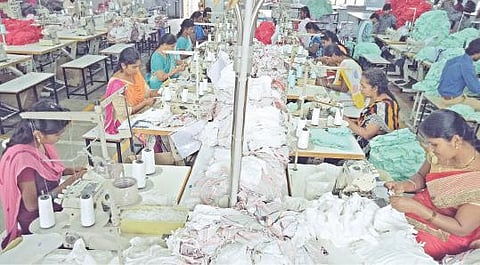 குழப்பமடைய செய்யும் வகையில் முழு ஊரடங்கில் விலக்கு: பனியன் உற்பத்தியாளர்கள் உள்ளிட்ட திருப்பூர் தொழில்துறையினர் கருத்து