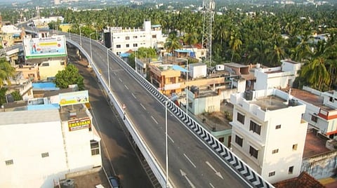 குமரியில் முழு ஊரடங்கிற்கு மக்கள் ஒத்துழைப்பு; வீடுகளிலேயே முடங்கியதால் வெறிச்சோடிய சாலைகள்