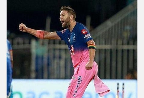 மருத்துவமனைகளில் மக்களை அனுமதிக்க முடியாத நிலையில் ஐபிஎல்லுக்கு எப்படிச் செலவு செய்கிறார்கள்?- ஆண்ட்ரூ டை