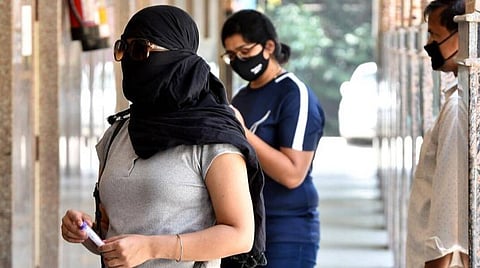 ஏப்ரல் 27 தமிழக நிலவரம்: மாவட்ட வாரியாக கரோனா தொற்றுப் பட்டியல்