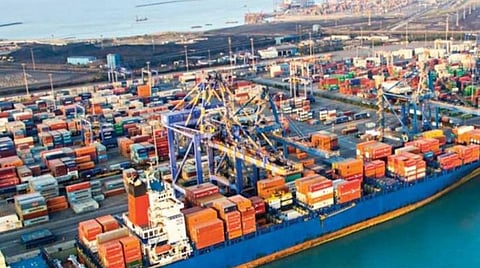 கரோனா மருந்து ஏற்றி வரும் கப்பல்களுக்கு கட்டணம் ரத்து: அதானி துறைமுகம் மற்றும் சிறப்புப் பொருளாதார மண்டலம் அறிவிப்பு