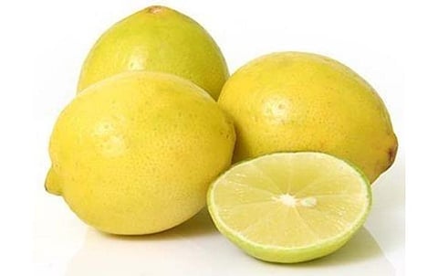 கரோனா வைரஸை தடுக்க மூக்கில் எலுமிச்சை சாறு விட்ட ஆசிரியர் மரணம்