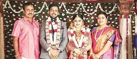 ஆரணி பிங்க்ஸ் பப்ளிக் பள்ளியின் தாளாளர் ஆர்.ரமேஷ்-ஆர்.சித்ரா தம்பதியின் மகள் திருமண விழா சென்னையில் நடைபெற்றது.