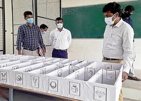 கள்ளக்குறிச்சியில் உள்ள வாக்கு எண்ணிக்கை மையங்களை ஆட்சியர் கிரண் குராலா ஆய்வு மேற்கொண்டார்.