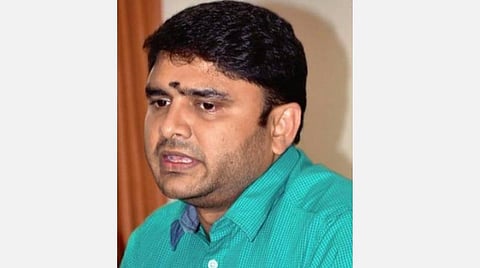 வீடுகளில் தனிமைப்படுத்தப்பட்ட கரோனா நோயாளிகள் வெளியில் சுற்றினால் ரூ.2 ஆயிரம் அபராதம்: மாநகராட்சி ஆணையர் கோ.பிரகாஷ் எச்சரிக்கை