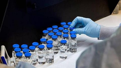 கள்ளச்சந்தையில் அதிகரிக்கும் ரெம்டெசிவிர் விற்பனை: மருத்துவர், மருந்து கடை உரிமையாளர்கள் கைது