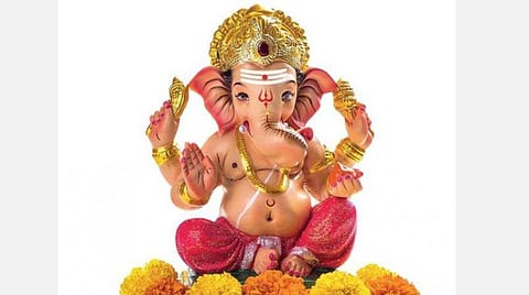 கும்ப ராசி அன்பர்களே! மே மாத பலன்கள்; கவலைகள் நீங்கும்; உதவி செய்யும்போது கவனம்; மகிழ்ச்சியான செய்தி!