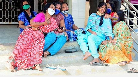 கர்நாடகாவில் ஆக்சிஜன் பற்றாக்குறையால் 24 கரோனா நோயாளிகள் உயிரிழப்பு