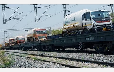 டெல்லிக்கு 30.86 டன் ஆக்சிஜன் ரயிலில் அனுப்பியது ஒடிசா