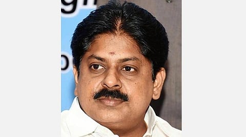 ஹாட் லீக்ஸ்: மணி அண்ணே... மண்ணள்ளிப் போட்டுக்காதீங்கண்ணே!