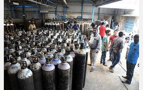 ஆக்சிஜன் பற்றாக்குறையால் 2 பேர் மரணம்