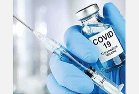 கரோனா தடுப்பூசி தட்டுப்பாடு எதிரொலி: இந்தியாவில் தடுப்பூசி போடும் எண்ணிக்கை சரிவு