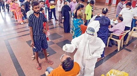 திருப்பத்தூரில் 30 நாட்களில் 3 ஆயிரத்தை கடந்த கரோனா நோயாளிகள்: மக்களிடம் ஒத்துழைப்பு இல்லை என சுகாதாரத்துறை குற்றச்சாட்டு