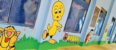 மாணவர்களை உற்சாகப்படுத்தும் வகையில் - புதுப்பொலிவுடன் கள்ளிப்பட்டி அரசுப் பள்ளி :