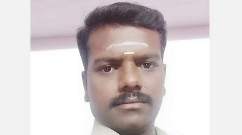 அரசுப் பேருந்து மோதி உயிரிழந்த ஆயுதப்படை காவலர் மணிகண்டன்.