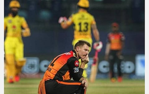 மைக்கேல் ஸ்லேடருடன் மதுபான விடுதியில் மோதலா?- கிரிக்கெட் வீரர் டேவிட் வார்னர் மறுப்பு