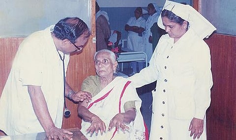 மே 12 - உலக செவிலியர் தினம்: தன்னலமற்ற சேவையின் மறுஉருவம் செவிலியர்கள்