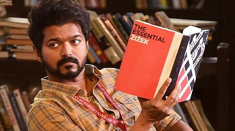 இப்போதைக்குப் படப்பிடிப்பு வேண்டாம்: 'தளபதி 65' குழுவுக்கு விஜய் வேண்டுகோள்