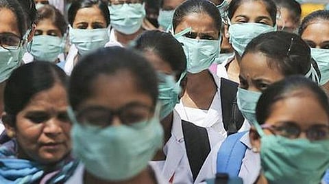 ‘‘ஆரோக்கியமான இந்தியாவை உருவாக்குவதில் செவிலியரின் மன உறுதி முன்னுதாரணம்’’ - பிரதமர் மோடி பாராட்டு