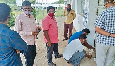 திருப்பூர் அரசு மருத்துவமனையில் கூடுதலாக 134 கரோனா படுக்கைகள் : தொற்று பரவலால் பின்னலாடை நிறுவனத்துக்கு ‘சீல்’