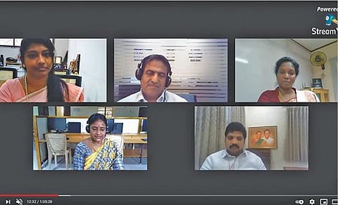 விழுப்புரம் தெய்வானை அம்மாள் மகளிர் கல்லூரியில் உயிர் வேதியியல் துறையின் சார்பில் ‘கோவிட்-19 பாதுகாப்பு நடவடிக்கை மற்றும் தடுப்பூசி’ குறித்த இணையவழி கருத்தரங்கம் நடைபெற்றது.