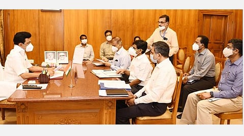 டவ்-தே அதி தீவிரப் புயல்: வானிலை ஆய்வு மைய அதிகாரி உள்ளிட்டோருடன் முதல்வர் ஸ்டாலின் ஆலோசனை