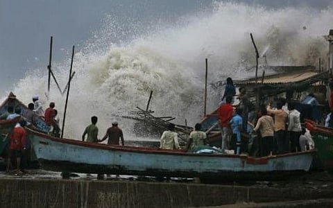 நெல்லை மாவட்டத்தில் தொடர் மழை; மீனவர்கள் கடலுக்கு மீன்பிடிக்கச் செல்லவில்லை