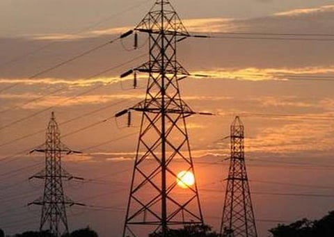 கோவிட்; மின் அமைச்சக பொது துறை நிறுவனங்கள் ரூ.925 கோடி நிதியுதவி