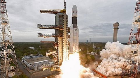 கரோனா பரவலால் பணிகள் முடக்கம்: ராக்கெட் ஏவும் திட்டங்கள் தற்காலிகமாக தள்ளிவைப்பு