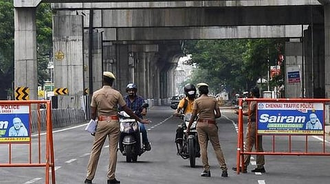 மக்களின் அவசர காரணங்கள், அத்தியாவசிய தொழில் நிறுவனங்களுக்கு உரிய ஆவணத்துடன் விண்ணப்பித்தால் உடனடியாக இ-பதிவு பெறலாம்