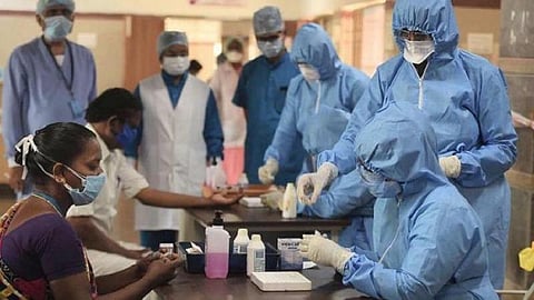 இந்தியாவில் ஒரே நாளில் 4,22,436 பேர் கரோனாவிலிருந்து குணமடைந்தனர்: ஒருநாள் பாதிப்பு 2,63,533