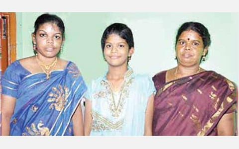 தேவகோட்டையில் மர்மமான முறையில் உயிரிழந்த அபிராமி, சிவானி, செல்விஷோபனா.