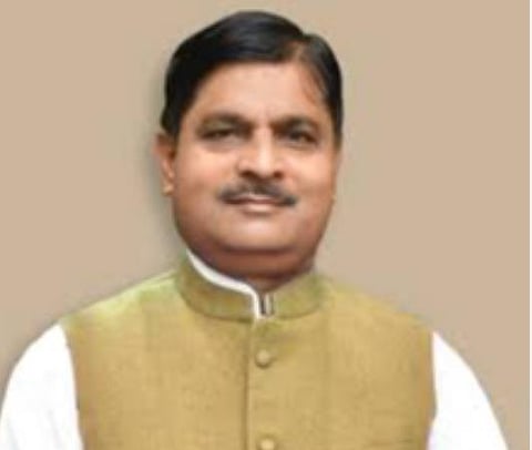 உத்தரப்பிரதேச அமைச்சர் விஜய் காஷ்யப் | படம் உதவி ஃபேஸ்புக்