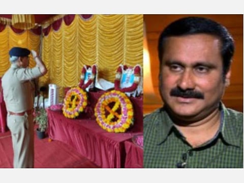 கரோனா பணியில் உயிர்த் தியாகம் செய்த போலீஸார் குடும்பத்துக்கும் ரூ.25 லட்சம்: அன்புமணி ராமதாஸ் வலியுறுத்தல்