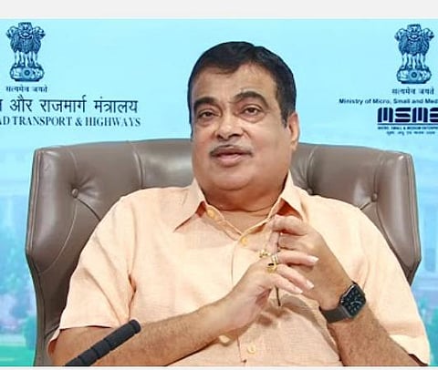 மத்திய நெடுஞ்சாலைப் போக்குவரத்துத் துறை அமைச்சர் நிதின் கட்கரி | படம் உதவி: ட்விட்டர்