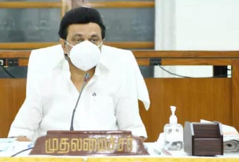 திருப்பூரில் முதல்வர் ஸ்டாலினுக்குக் கட்டுக்கட்டாகப் புத்தகங்கள் மூலம் வரவேற்பு; ஆச்சரியத்தில் ஆழ்ந்த மக்கள்