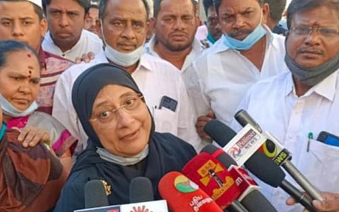 அதிமுகவிலிருந்து முன்னாள் அமைச்சர் நிலோபர் கபீல் நீக்கம்