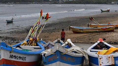 யாஸ் புயல் கரையை நெருங்கி வருவதால் கடலோர பகுதிக்கு வழிகாட்டி விதிகள் வெளியீடு